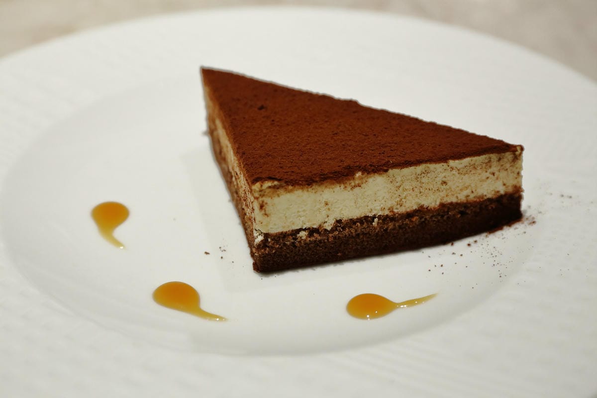 【食。士林】白房子 Yang Ｍing Caf’e～掀開美軍眷舍威嚴神秘的面紗，從早到晚都有不同風情。從選豆、研磨到沖泡，沖出北台灣最厲害的手沖咖啡！