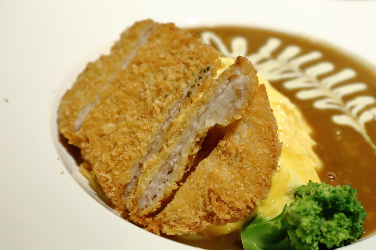 【食。板橋】S.B STORE 日式洋食館～新開幕！就是愛咖哩！大份量超高C/P值的日式咖哩蛋包飯、丼飯、拉麵