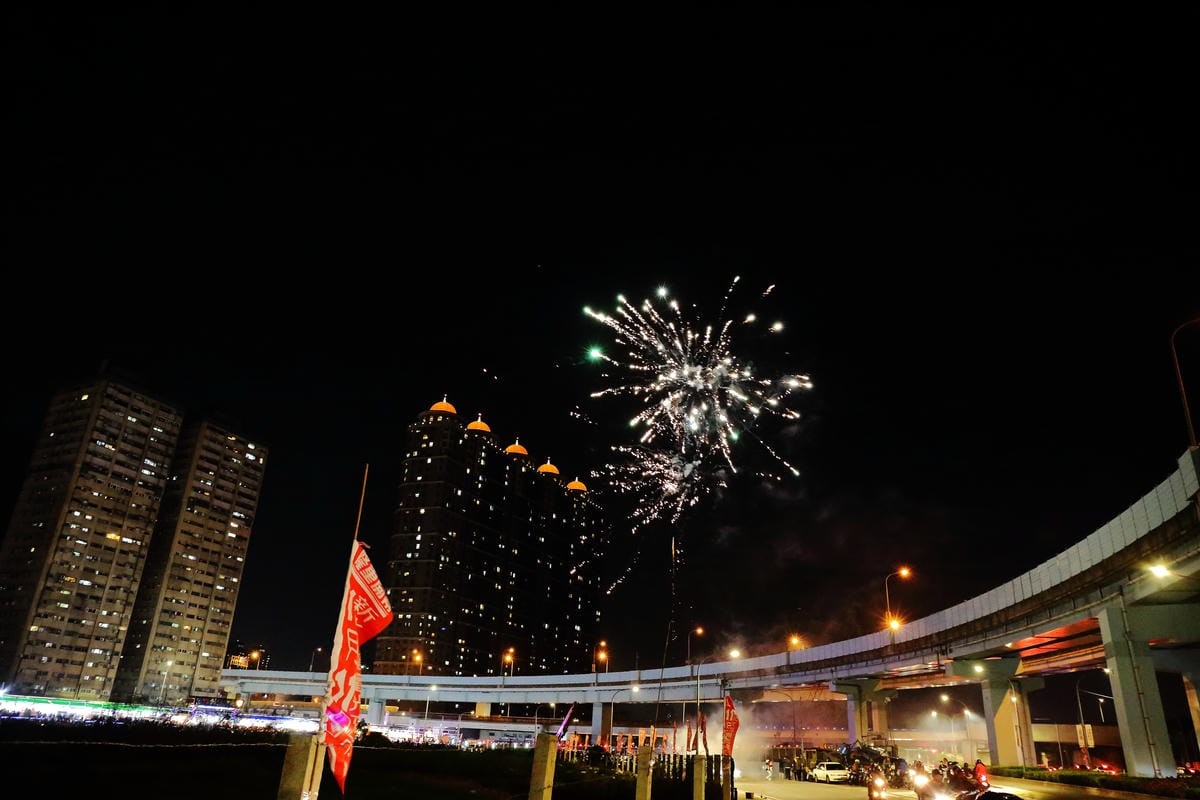 【食。板橋】新北市文創觀光夜市～新北市最大規模文創觀光夜市新開幕！擠爆人潮！匯集了南北小吃搶先看！(已歇業)