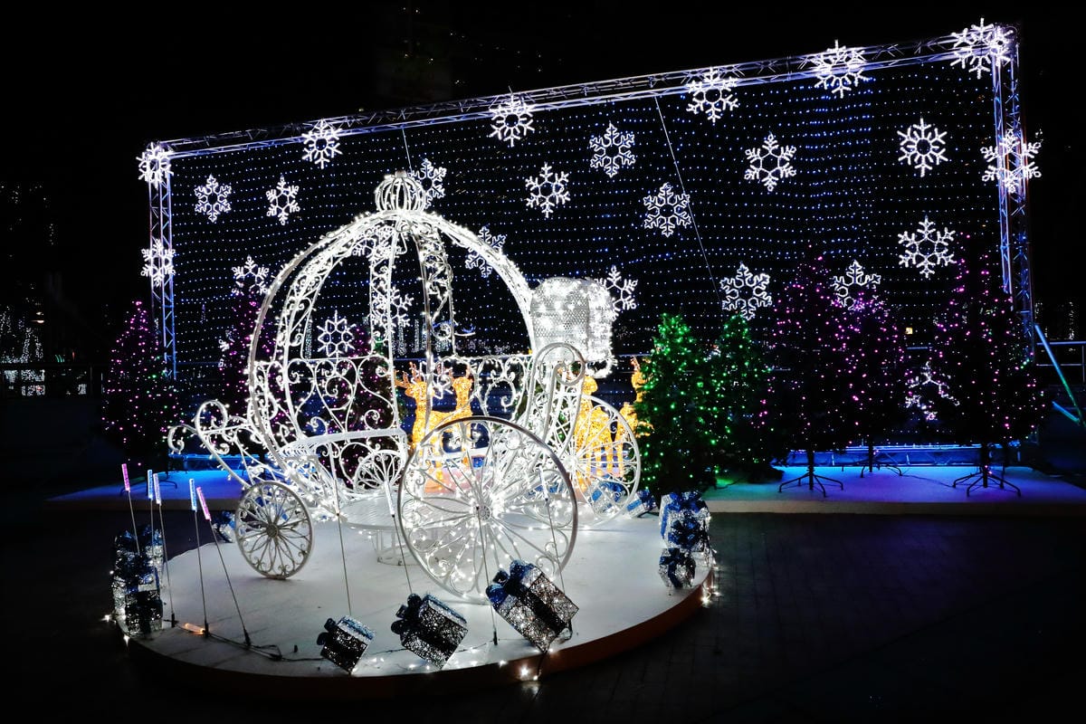 【遊。板橋】2016新北歡樂耶誕城～面積最大3D光雕投影+耶誕樹，主燈秀搶先看！（11/19浪漫開城）