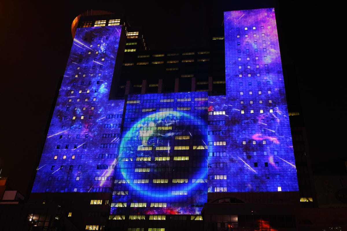 【遊。板橋】2016新北歡樂耶誕城～面積最大3D光雕投影+耶誕樹，主燈秀搶先看！（11/19浪漫開城）