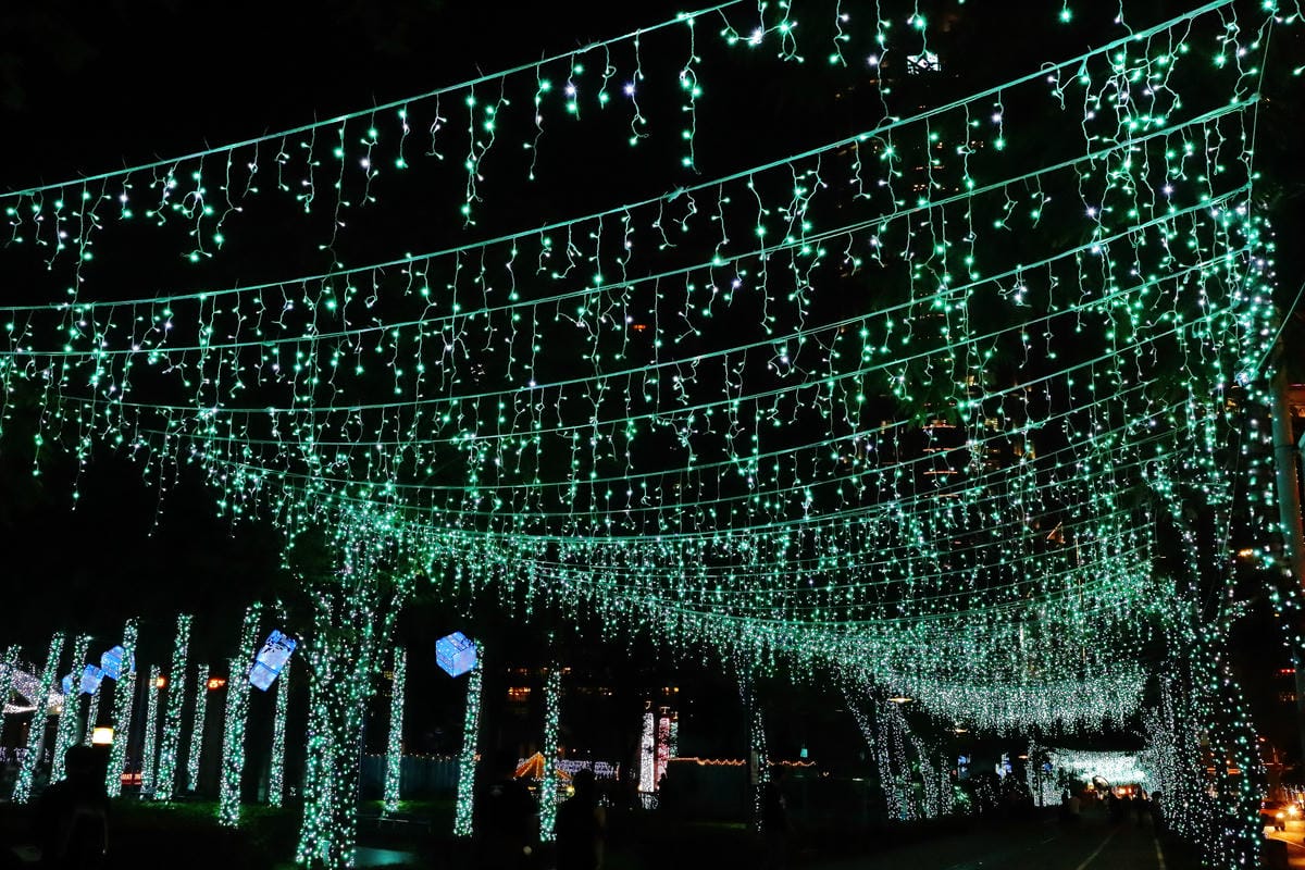 【遊。板橋】2016新北歡樂耶誕城～面積最大3D光雕投影+耶誕樹，主燈秀搶先看！（11/19浪漫開城）