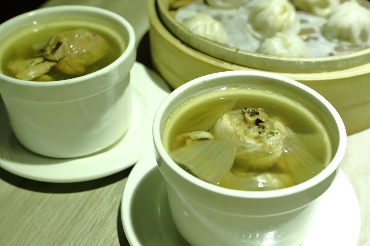 【食。板橋】貍小籠港式點心（板橋愛買）～發現便宜大碗新美味！藏在量販店裡的超人氣港式飲茶點心(MENU全價目)