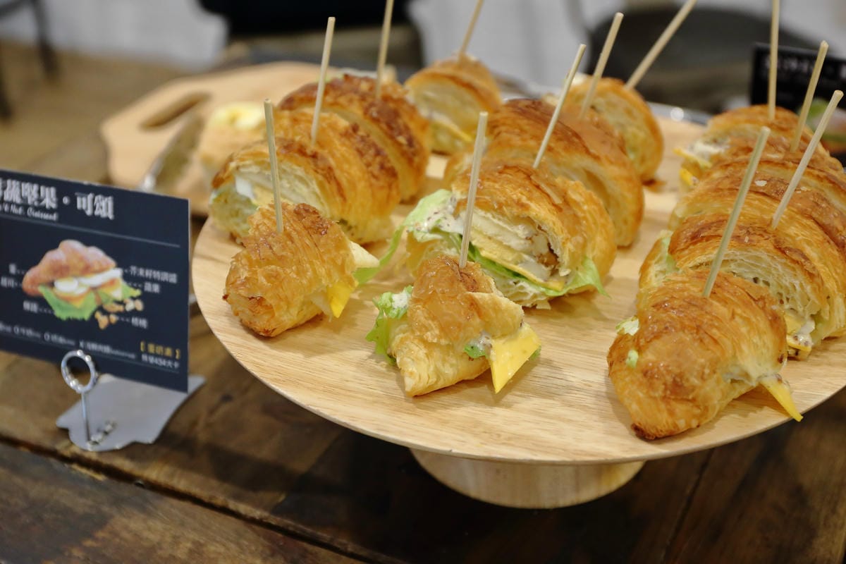 【食。板橋】哈肯舖手感烘焙～『單一好乳。單純好食』一塊好的麵包，不可能脫離鮮奶而存在，獸醫幫你我把關，每一口都是最純粹的香醇好滋味！　