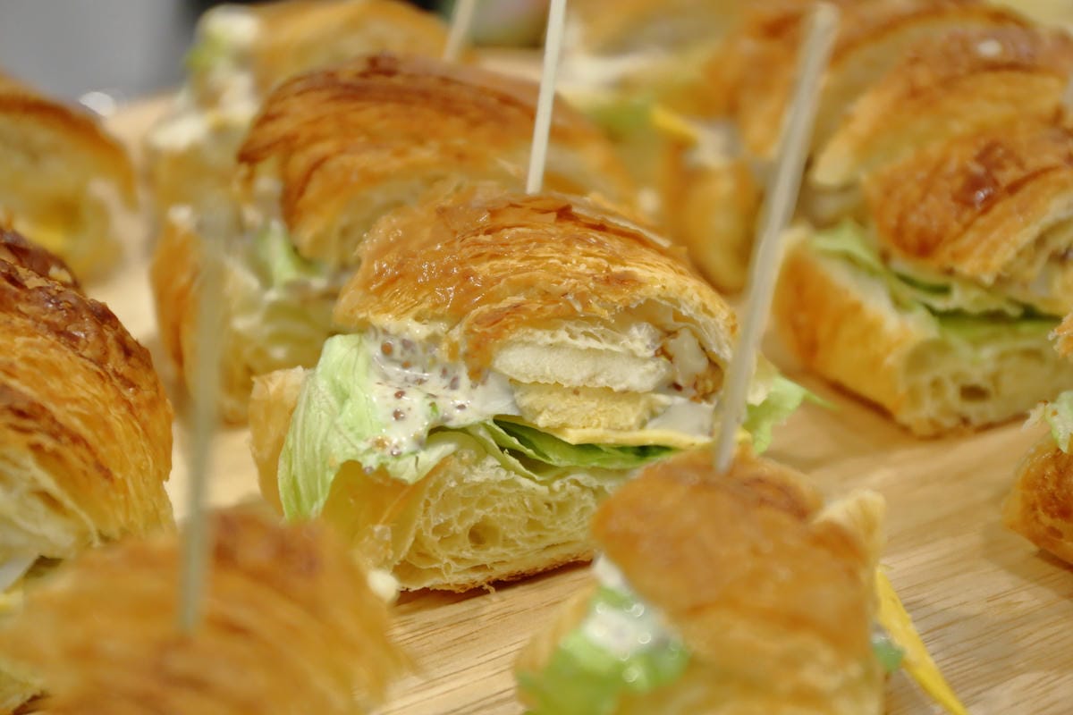 【食。板橋】哈肯舖手感烘焙～『單一好乳。單純好食』一塊好的麵包，不可能脫離鮮奶而存在，獸醫幫你我把關，每一口都是最純粹的香醇好滋味！　