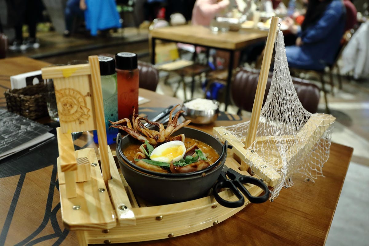【食。台北】台灣航海王餐廳 ONE PIECE Restaurant～號外！海賊迷請注意！全球第一家航海王主題餐廳今天開幕啦！讓我們一起航向偉大的航道吧！(已歇業)