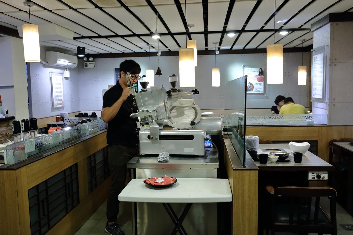 【食。台北】三冰九鍋～食尚玩家大胃王挑戰/台北松山火鍋推薦/比手臂還要粗的國王蝦(已歇業)