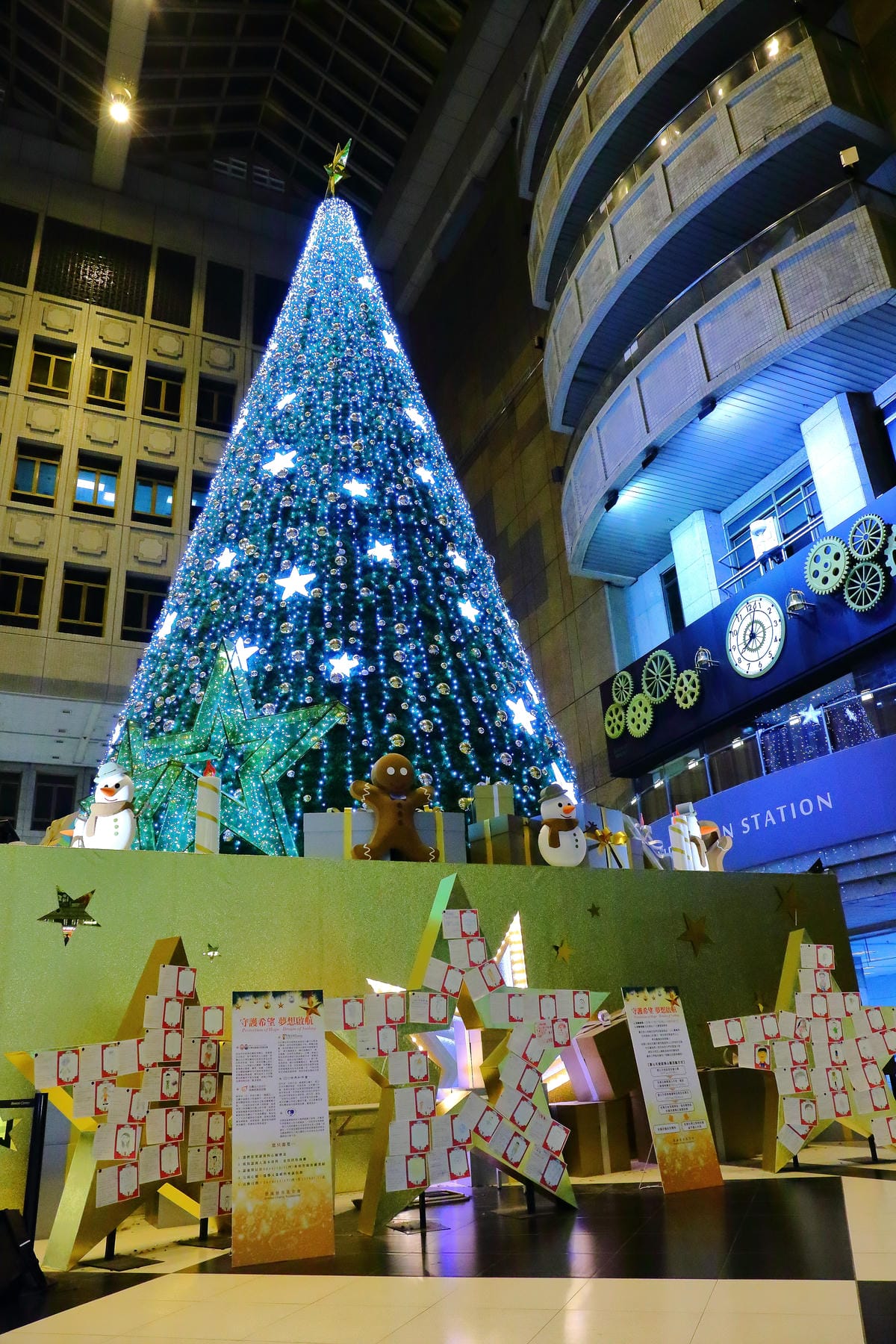 【遊。台北】2016台北。繽紛耶誕季～台北超夢幻浪漫聖誕樹大集合！法國道地耶誕市集原汁原味搬來台北101，今年的聖誕節很不一樣(文末抽獎)