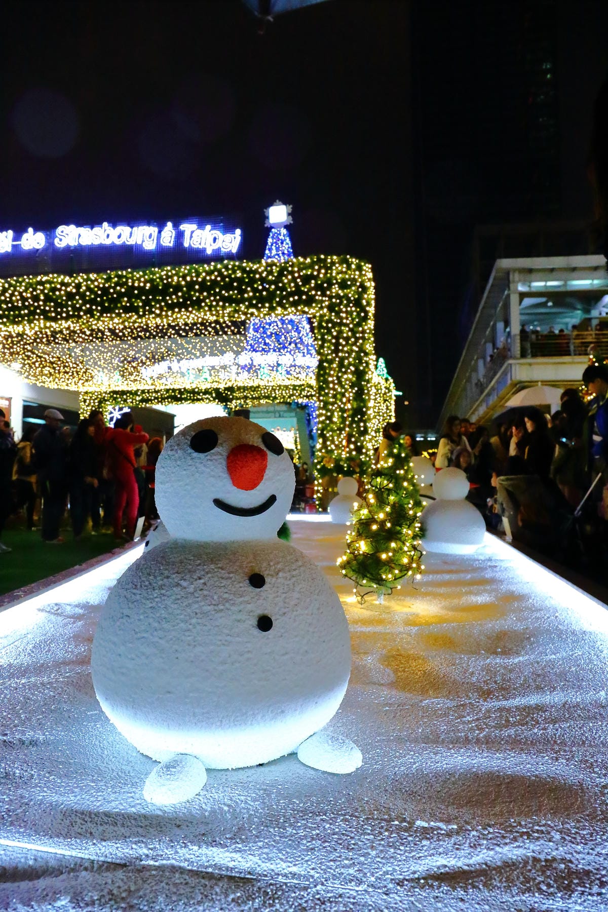 【遊。台北】2016台北。繽紛耶誕季～台北超夢幻浪漫聖誕樹大集合！法國道地耶誕市集原汁原味搬來台北101，今年的聖誕節很不一樣(文末抽獎)