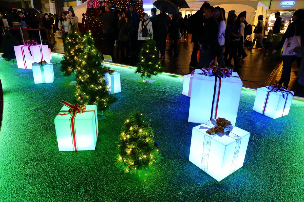 【遊。台北】2016台北。繽紛耶誕季～台北超夢幻浪漫聖誕樹大集合！法國道地耶誕市集原汁原味搬來台北101，今年的聖誕節很不一樣(文末抽獎)