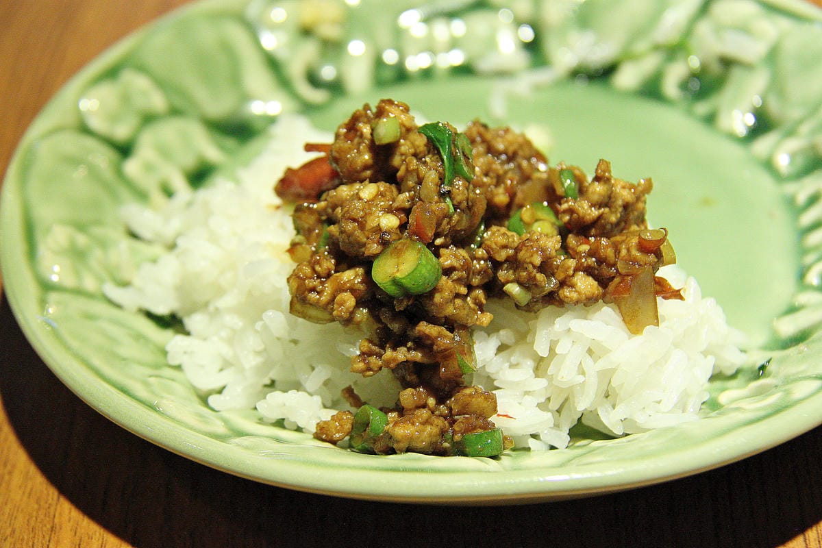 【食。板橋】泰味館泰式料理～平價又道地的泰式料理哪裡找？CP值超高就算排隊也甘願！