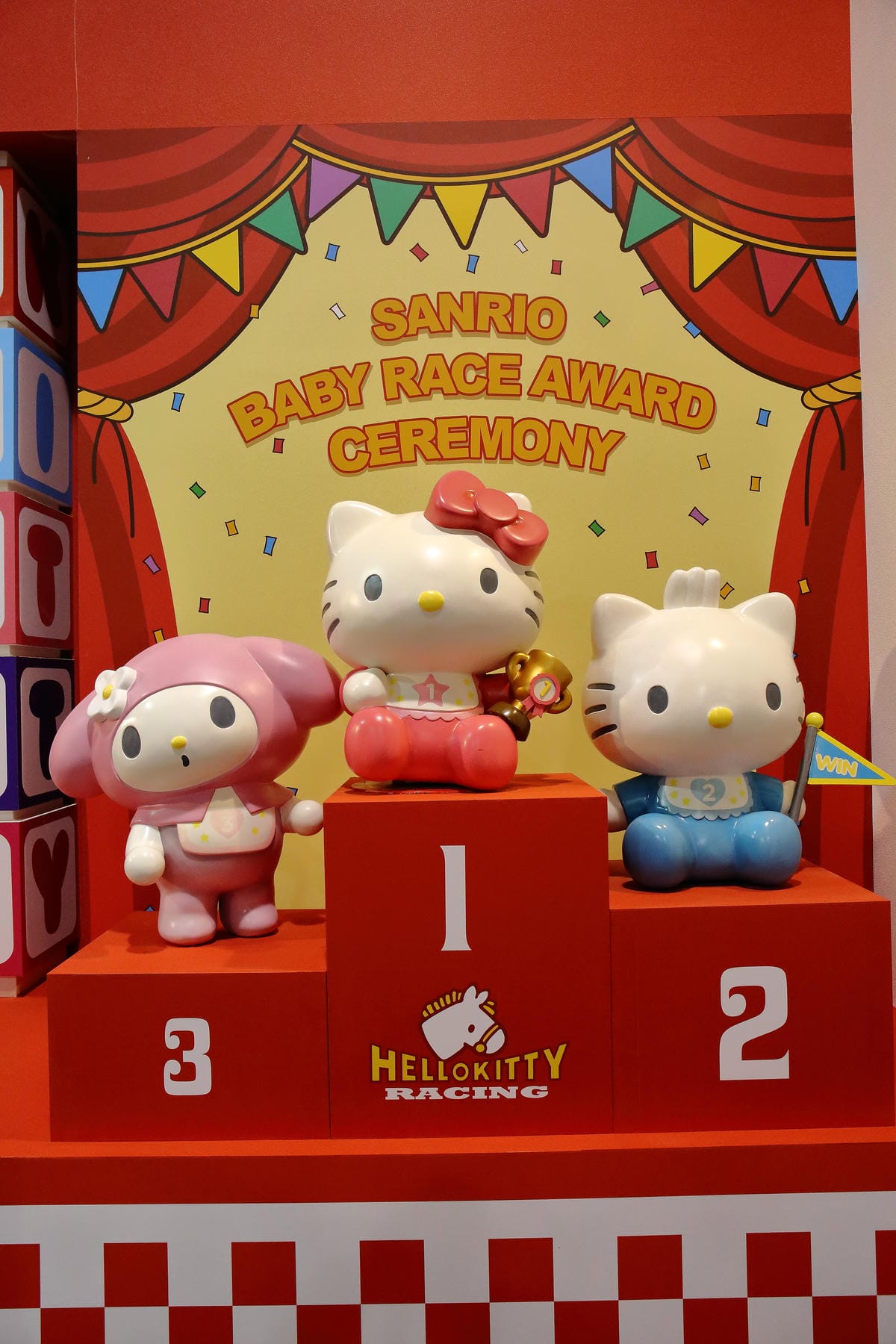 【展覽。台北】HELLO KITTY GO AROUND歡樂嘉年華～KITTY控注意了！！超華麗的三麗鷗盛會，今年絕不可錯過的超夢幻展覽‎！！（展場全攻略，文末抽獎贈票）