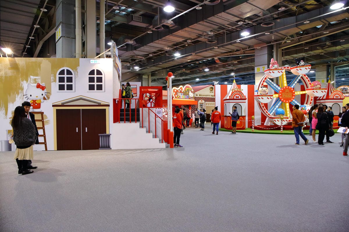 【展覽。台北】HELLO KITTY GO AROUND歡樂嘉年華～KITTY控注意了！！超華麗的三麗鷗盛會，今年絕不可錯過的超夢幻展覽‎！！（展場全攻略，文末抽獎贈票）