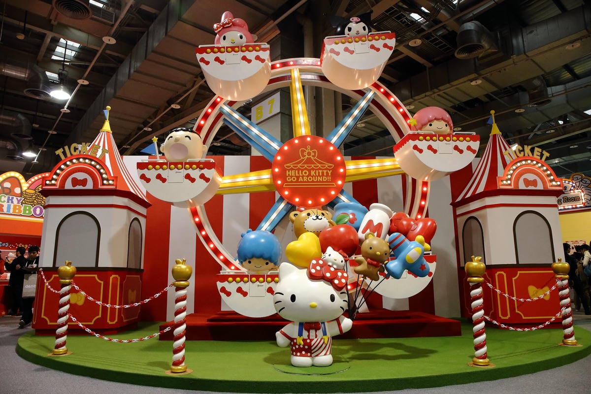 【展覽。台北】HELLO KITTY GO AROUND歡樂嘉年華～KITTY控注意了！！超華麗的三麗鷗盛會，今年絕不可錯過的超夢幻展覽‎！！（展場全攻略，文末抽獎贈票）