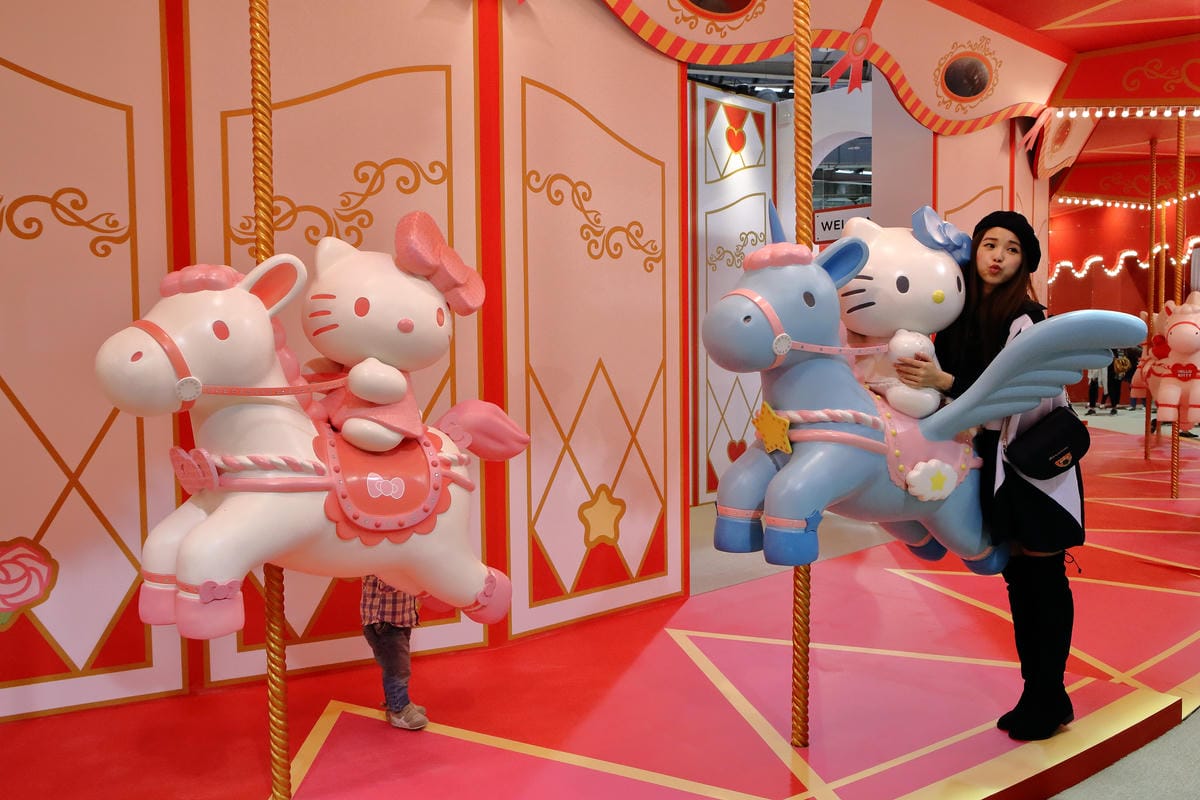 【展覽。台北】HELLO KITTY GO AROUND歡樂嘉年華～KITTY控注意了！！超華麗的三麗鷗盛會，今年絕不可錯過的超夢幻展覽‎！！（展場全攻略，文末抽獎贈票）