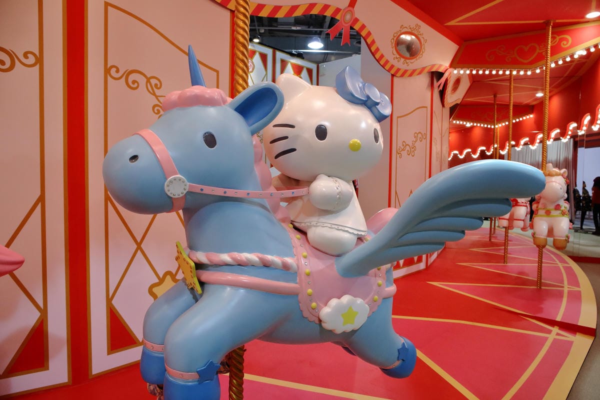 【展覽。台北】HELLO KITTY GO AROUND歡樂嘉年華～KITTY控注意了！！超華麗的三麗鷗盛會，今年絕不可錯過的超夢幻展覽‎！！（展場全攻略，文末抽獎贈票）