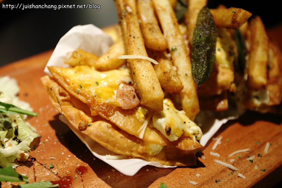 【食。三重】A-LI 阿理義式廚房～起司控的最愛！南韓人氣牽絲起司豬肋排，不用飛出國也能吃到！