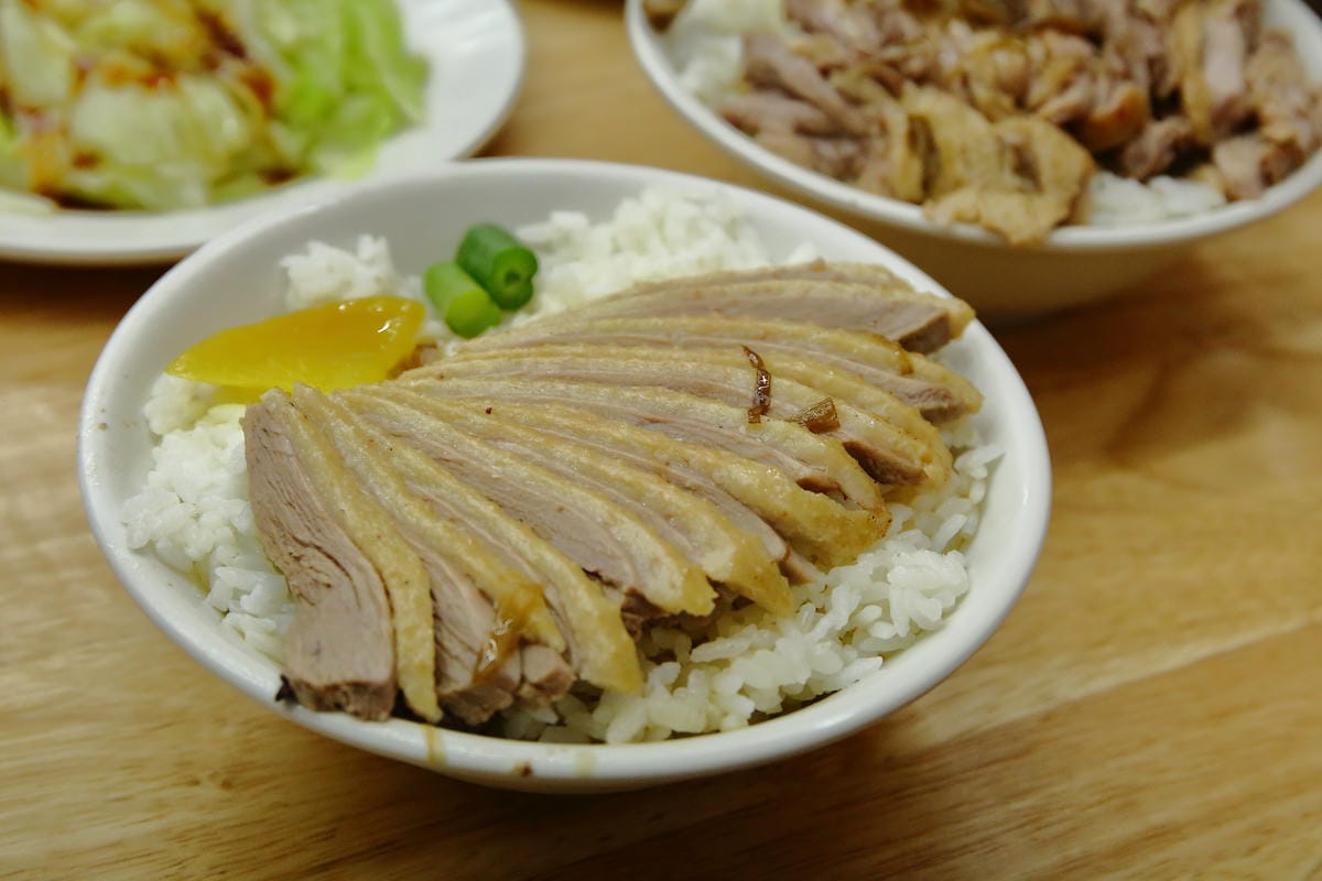 【食。板橋】鐘及美味-斗六當歸鴨～隱藏版鴨片飯，不輸五星級料理的鴨肉口感！來一碗當歸鴨一年四季的溫補的好朋友！