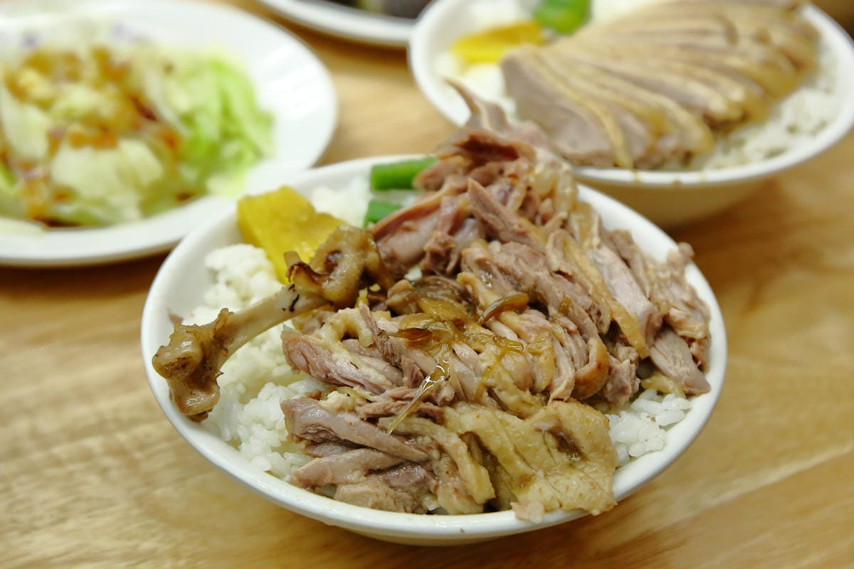 【食。板橋】鐘及美味-斗六當歸鴨～隱藏版鴨片飯，不輸五星級料理的鴨肉口感！來一碗當歸鴨一年四季的溫補的好朋友！