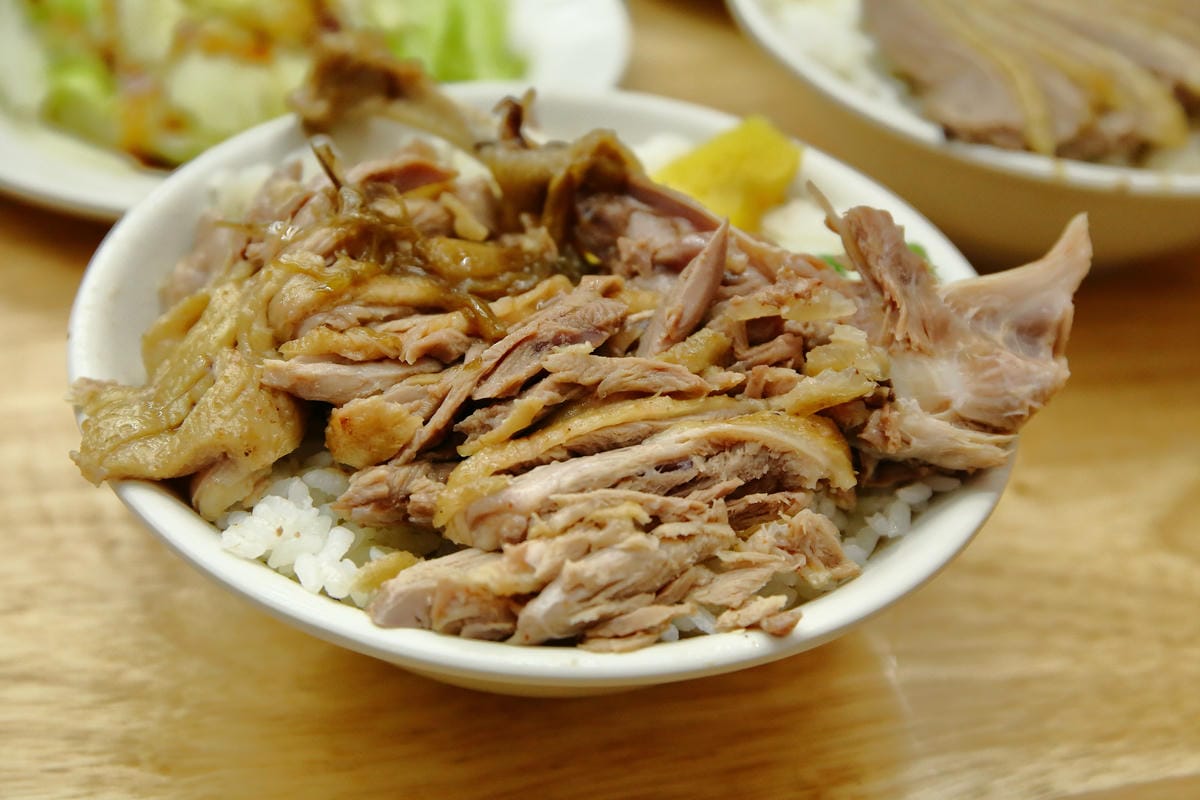 【食。板橋】鐘及美味-斗六當歸鴨～隱藏版鴨片飯，不輸五星級料理的鴨肉口感！來一碗當歸鴨一年四季的溫補的好朋友！