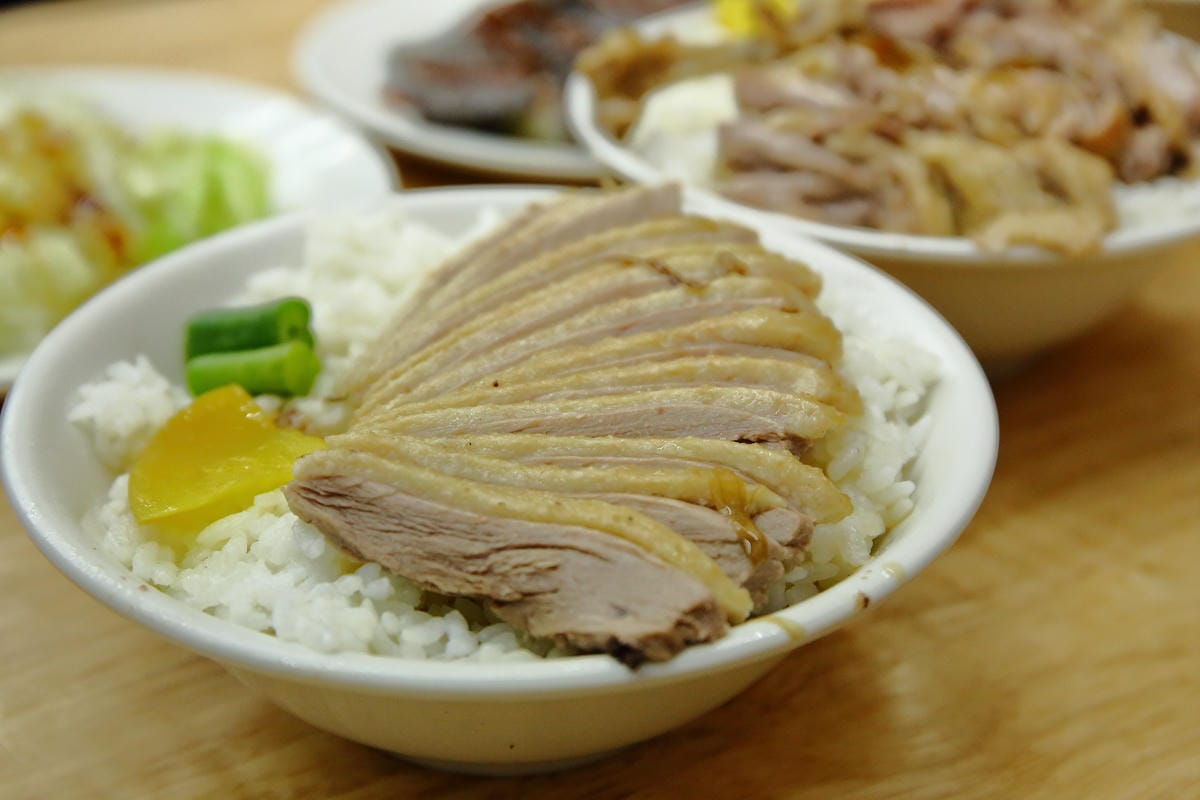 【食。板橋】鐘及美味-斗六當歸鴨～隱藏版鴨片飯，不輸五星級料理的鴨肉口感！來一碗當歸鴨一年四季的溫補的好朋友！