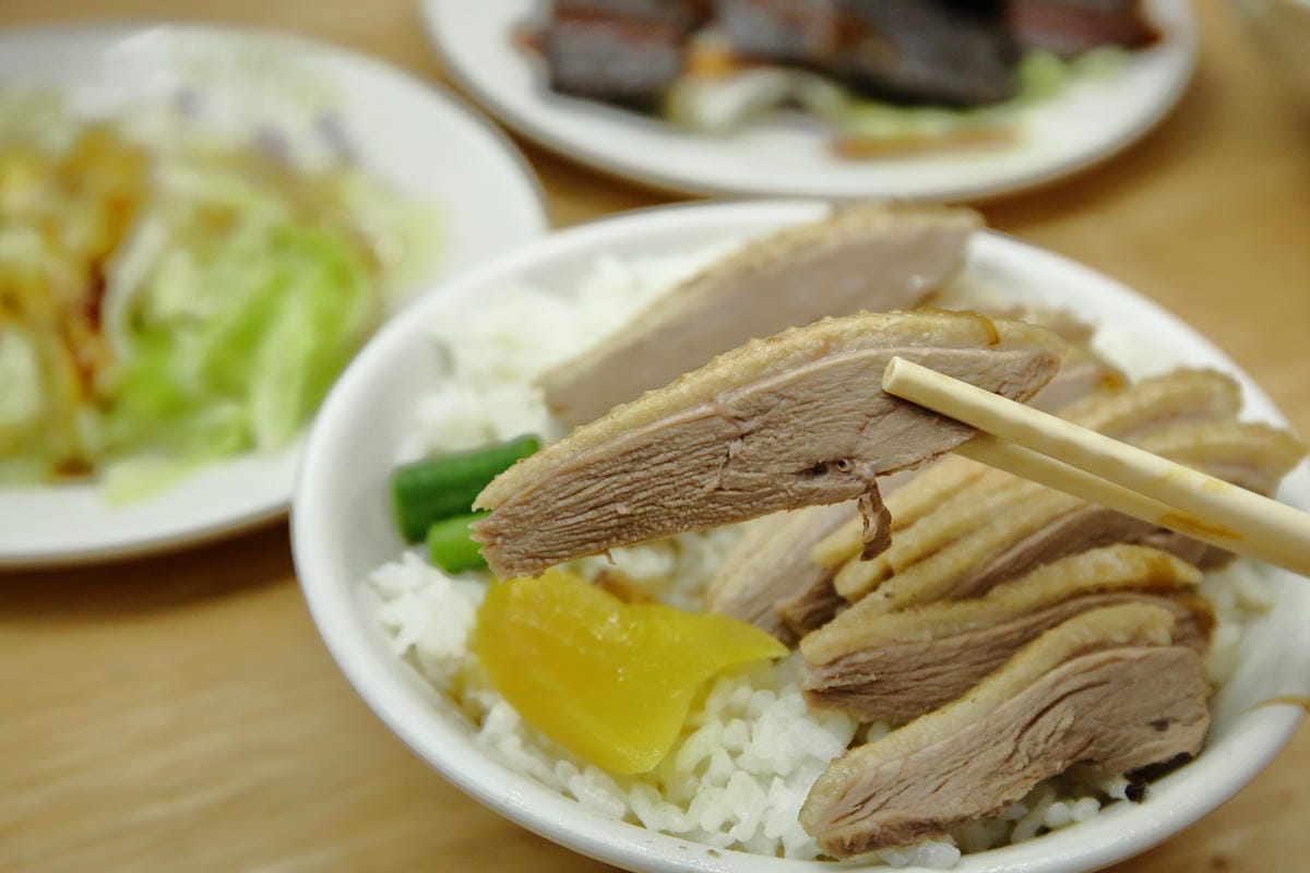 【食。板橋】鐘及美味-斗六當歸鴨～隱藏版鴨片飯，不輸五星級料理的鴨肉口感！來一碗當歸鴨一年四季的溫補的好朋友！