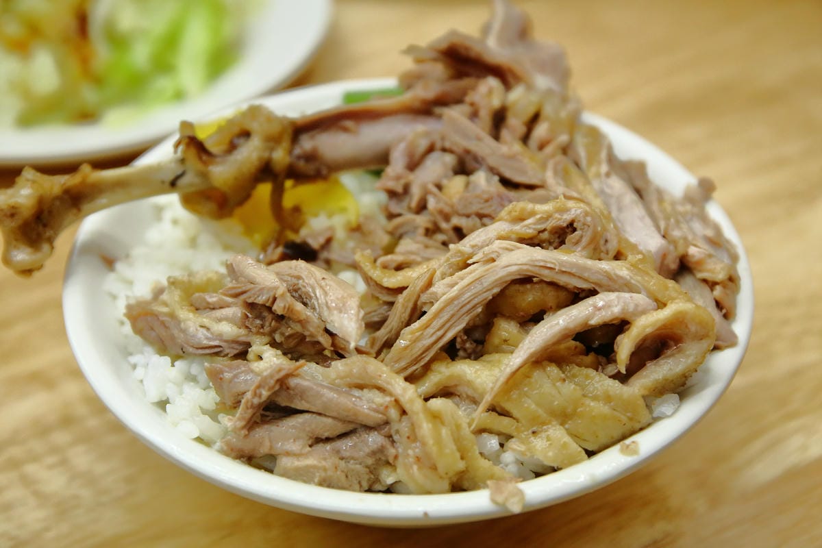 【食。板橋】鐘及美味-斗六當歸鴨～隱藏版鴨片飯，不輸五星級料理的鴨肉口感！來一碗當歸鴨一年四季的溫補的好朋友！