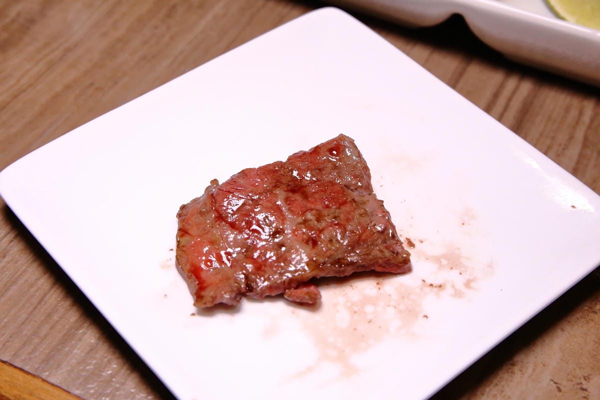 【食。台北】牧島燒肉專門店～台中知名排隊燒肉店。肉食控必吃！套餐無敵，專人桌邊服務烤肉也能很享受！（2017年全新菜單）