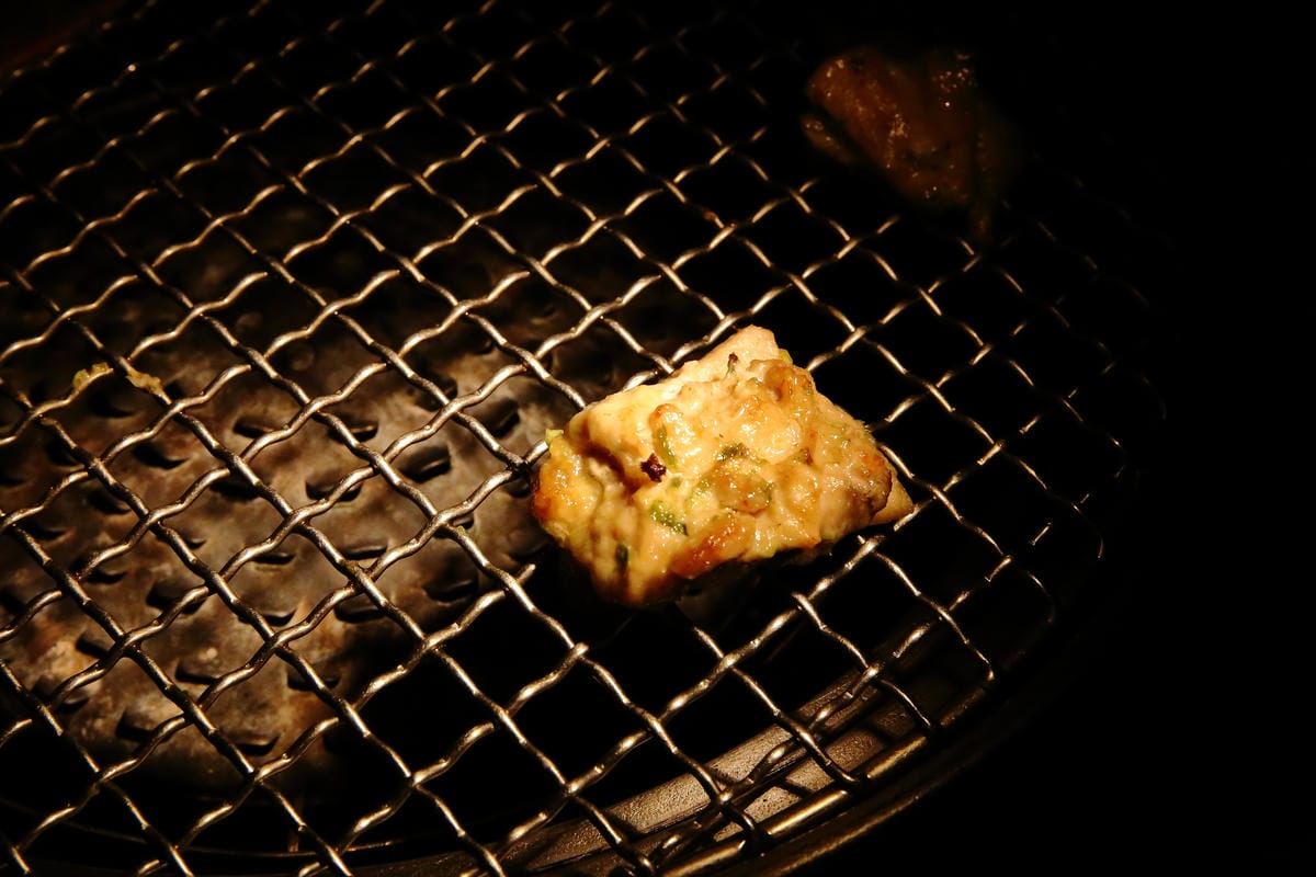 【食。台北】牧島燒肉專門店～台中知名排隊燒肉店。肉食控必吃！套餐無敵，專人桌邊服務烤肉也能很享受！（2017年全新菜單）