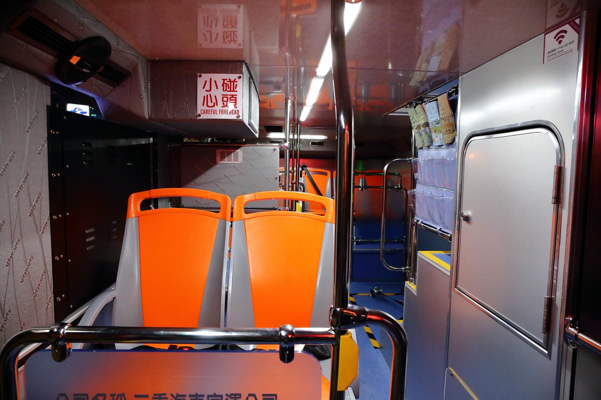 【遊。台北】台北雙層觀光巴士正式啟航～露天雙層巴士帶你遨遊台北市，你看過這樣的夜景嗎？（怎麼搭看這裡）　