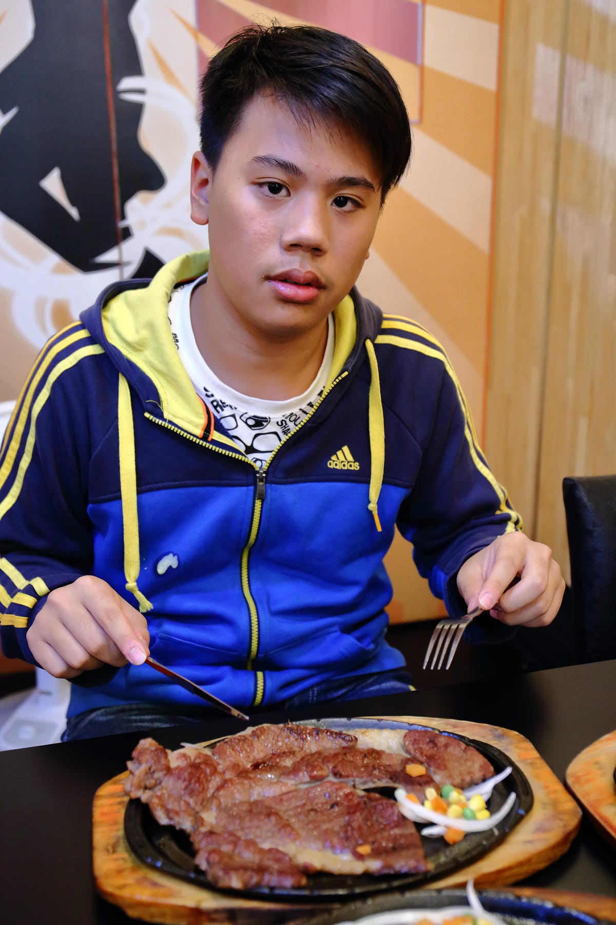 【食。蘆洲】大廟厚切牛排～近蘆洲廟口夜市，平價”大”份量美食，就是要讓你大口吃肉！（文末抽獎，美味牛排加碼jo malone 英國梨香水）　