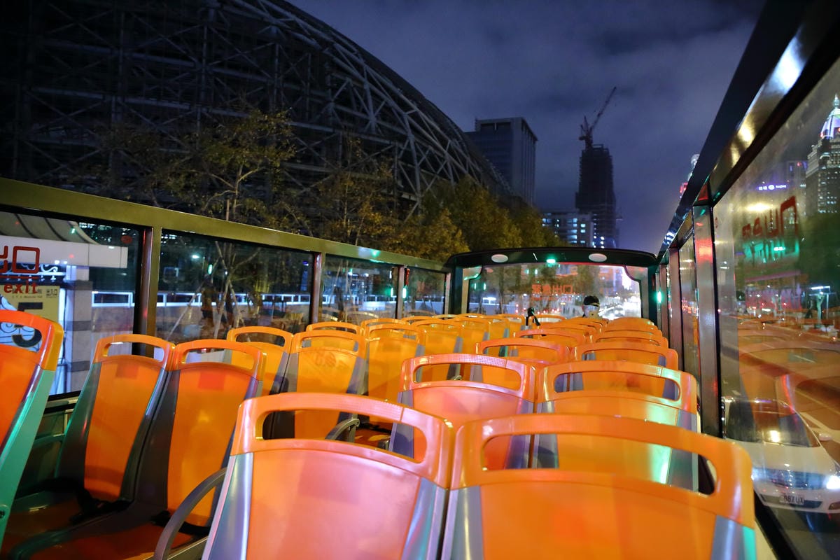 【遊。台北】台北雙層觀光巴士正式啟航～露天雙層巴士帶你遨遊台北市，你看過這樣的夜景嗎？（怎麼搭看這裡）　