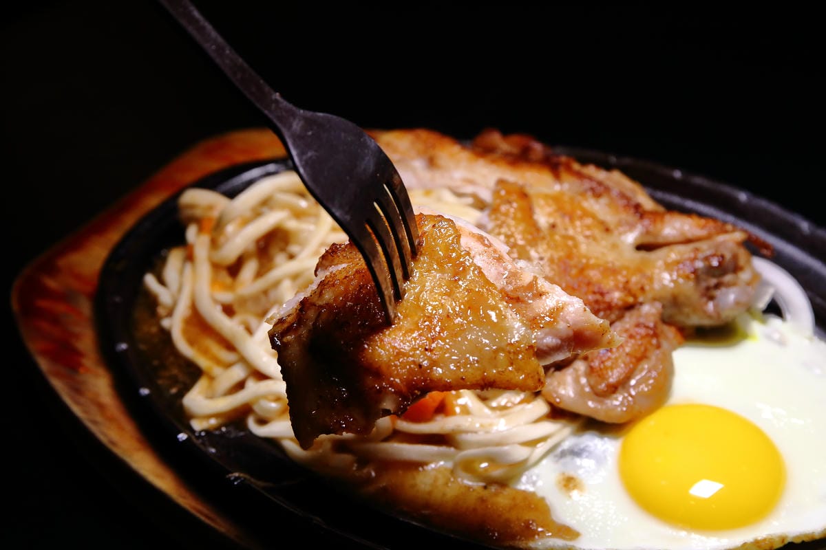 【食。蘆洲】大廟厚切牛排～近蘆洲廟口夜市，平價”大”份量美食，就是要讓你大口吃肉！（文末抽獎，美味牛排加碼jo malone 英國梨香水）　