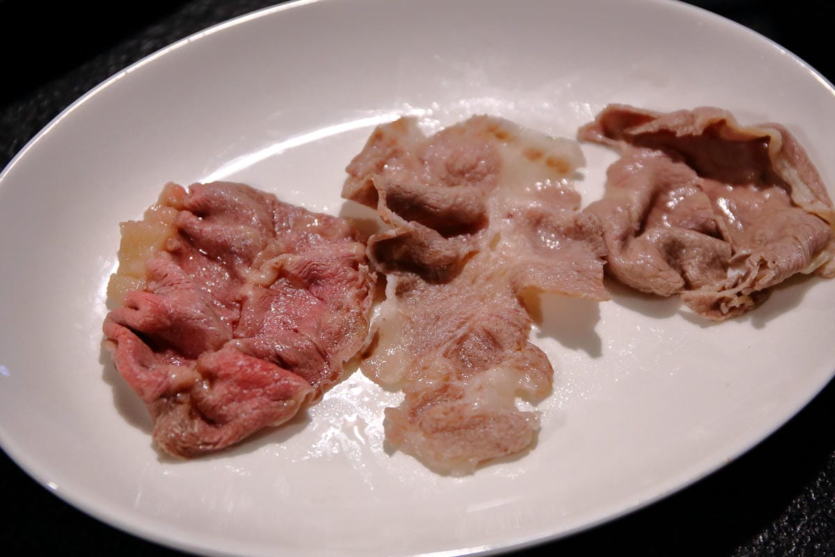 【食。台北】肉多多火鍋-肉品專賣店～就是狂！巨無霸肉盤！沒吃到真的會遺憾！