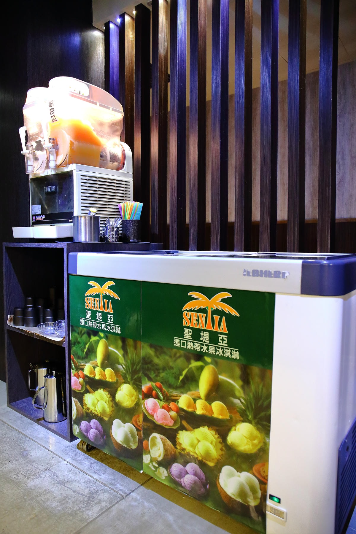 【食。台北】肉多多火鍋-肉品專賣店就是狂!巨無霸肉盤!沒吃到真的會遺憾!