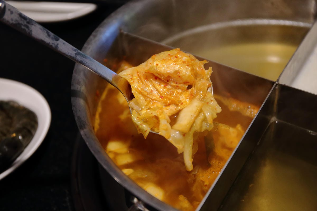 【食。台北】肉多多火鍋-肉品專賣店～就是狂！巨無霸肉盤！沒吃到真的會遺憾！