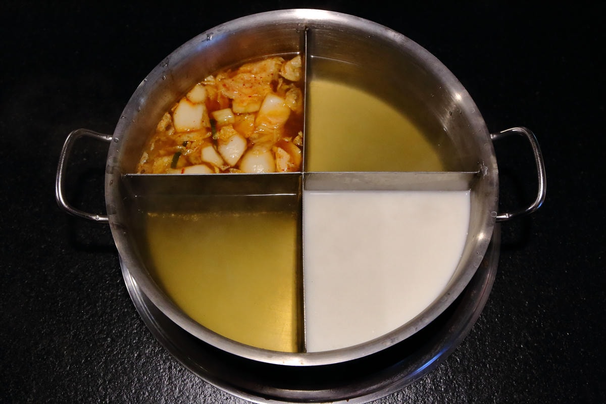 【食。台北】肉多多火鍋-肉品專賣店就是狂!巨無霸肉盤!沒吃到真的會遺憾!