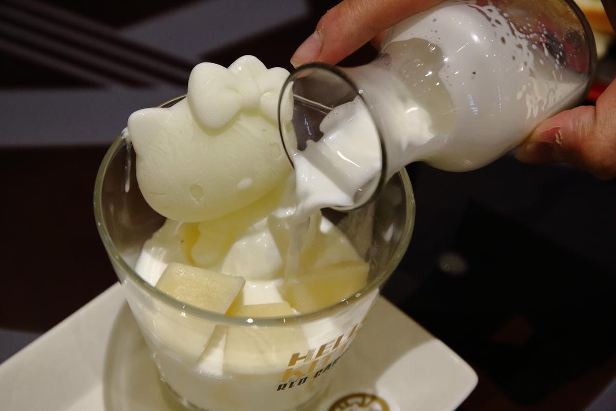 【食。林口】Hello Kitty Red Carpet美式餐廳～全台首間！好萊塢新話題Hello Kitty搖滾登場，百變造型，另類Kitty瘋潮即將席捲全台（1/28試營運搶先看，文末贈獨家KITTY禮物）　