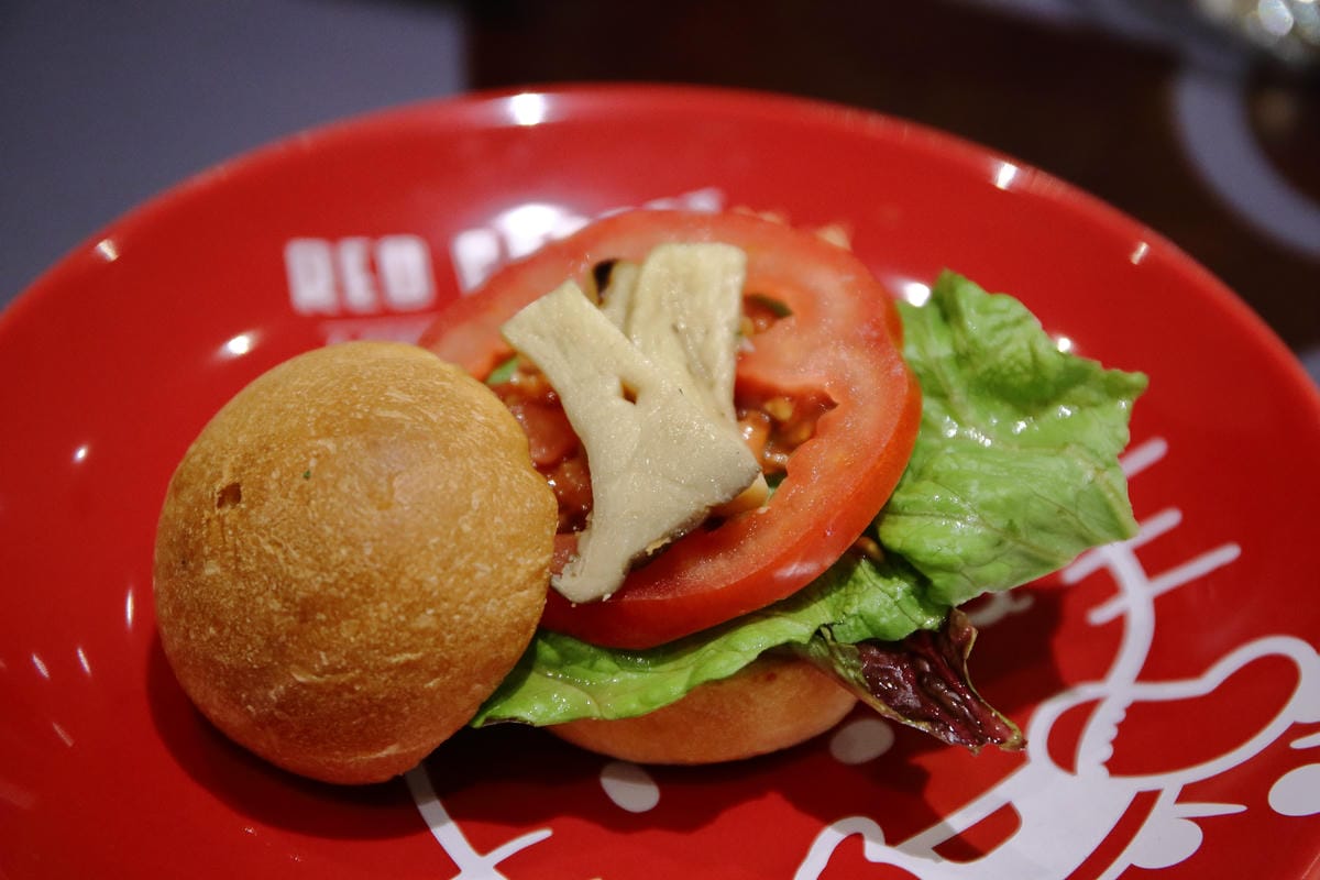 【食。林口】Hello Kitty Red Carpet美式餐廳～全台首間！好萊塢新話題Hello Kitty搖滾登場，百變造型，另類Kitty瘋潮即將席捲全台（1/28試營運搶先看，文末贈獨家KITTY禮物）　