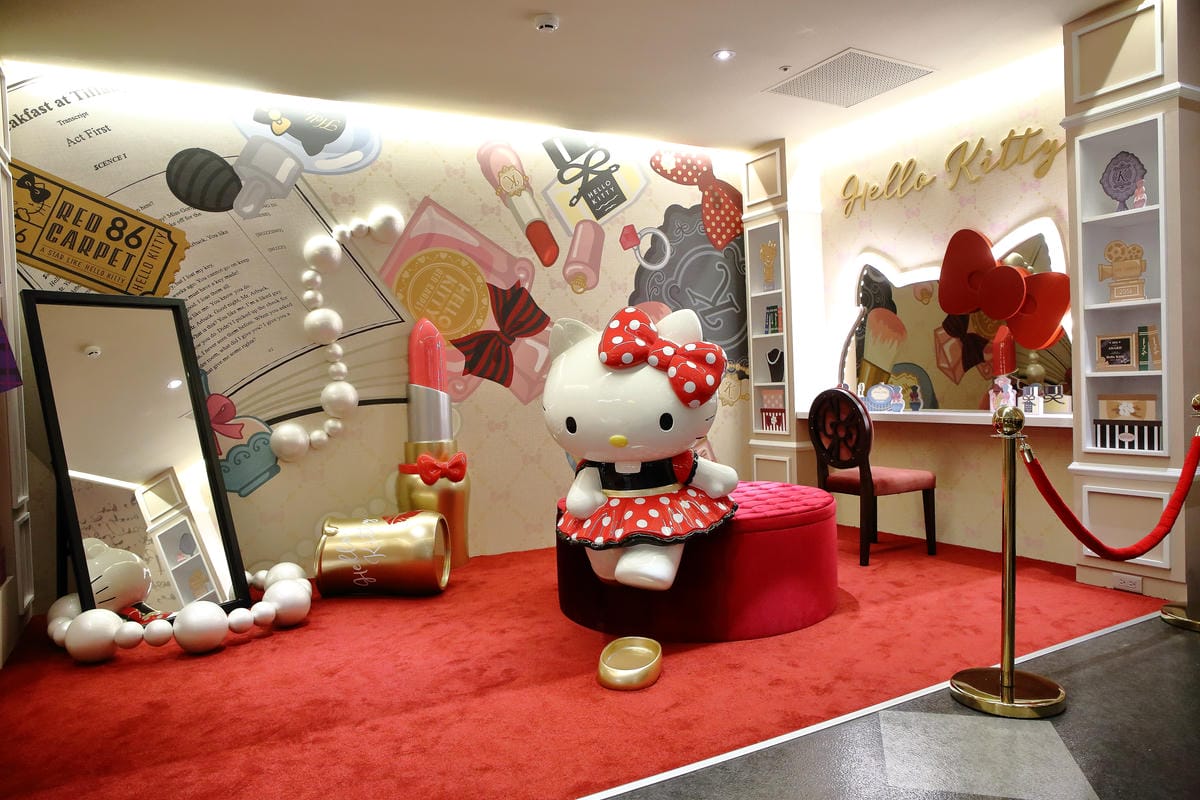 【食。林口】Hello Kitty Red Carpet美式餐廳～全台首間！好萊塢新話題Hello Kitty搖滾登場，百變造型，另類Kitty瘋潮即將席捲全台（1/28試營運搶先看，文末贈獨家KITTY禮物）　