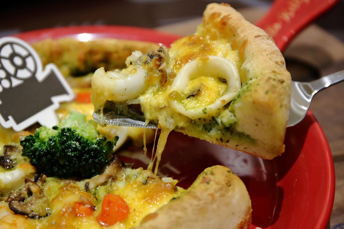 【食。林口】Hello Kitty Red Carpet美式餐廳～全台首間！好萊塢新話題Hello Kitty搖滾登場，百變造型，另類Kitty瘋潮即將席捲全台（1/28試營運搶先看，文末贈獨家KITTY禮物）　