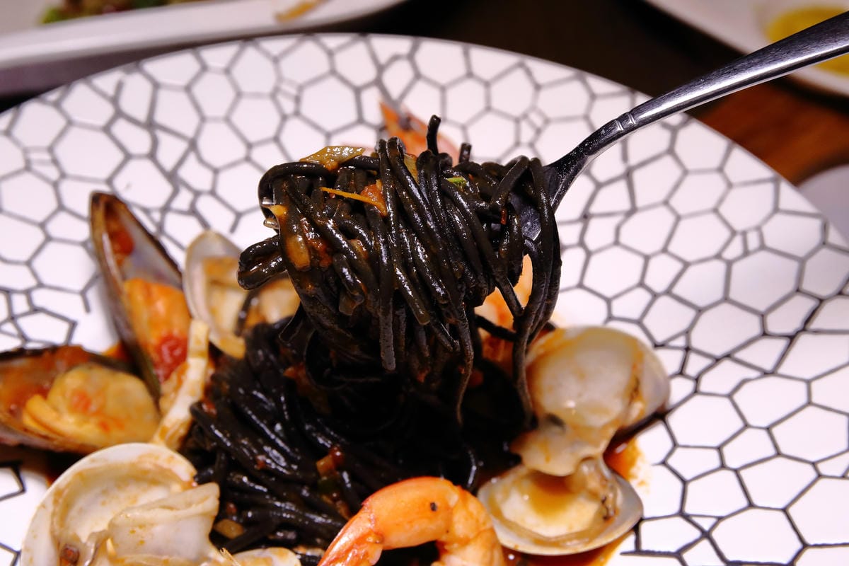 【食。台北】宮都拉義式主題餐廳～浪漫的異國美食，彷彿置身於水都威尼斯，品嚐著道地義大利料理。打造時尚的用餐環境，適合生日/求婚Party/公司尾牙/家庭聚餐/包場