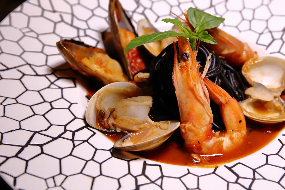 【食。台北】宮都拉義式主題餐廳～浪漫的異國美食，彷彿置身於水都威尼斯，品嚐著道地義大利料理。打造時尚的用餐環境，適合生日/求婚Party/公司尾牙/家庭聚餐/包場