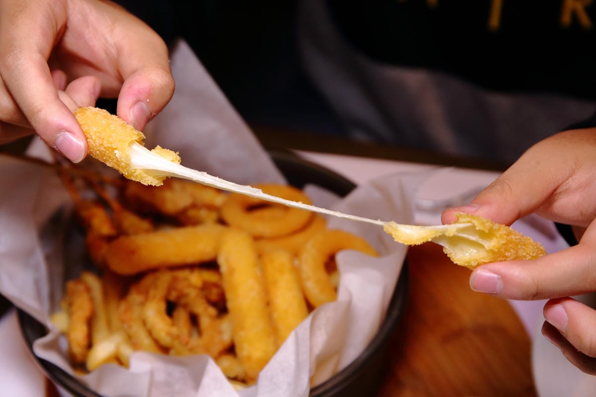 【食。台北】宮都拉義式主題餐廳～浪漫的異國美食，彷彿置身於水都威尼斯，品嚐著道地義大利料理。打造時尚的用餐環境，適合生日/求婚Party/公司尾牙/家庭聚餐/包場