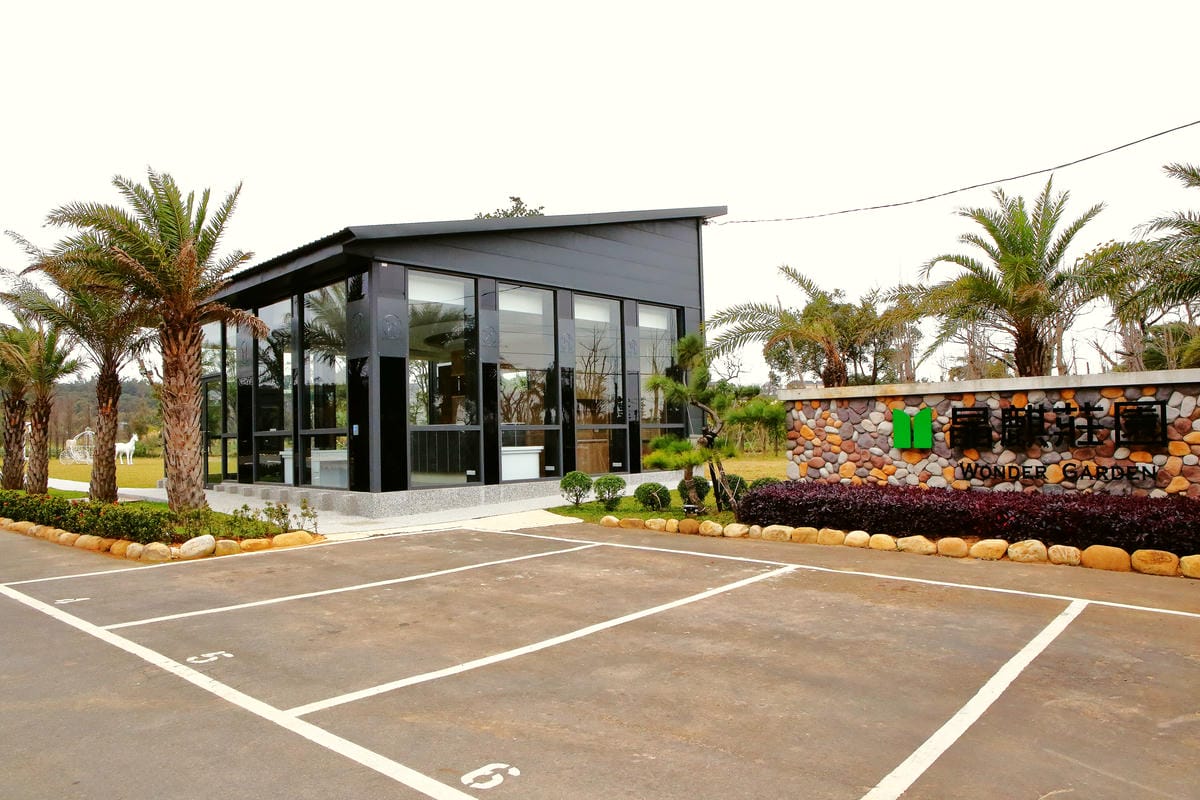 【食。平鎮】HoneyWood Cafe～IG新熱門打卡景點出爐！非拍不可！夢幻玫瑰花牆讓你拍個夠！