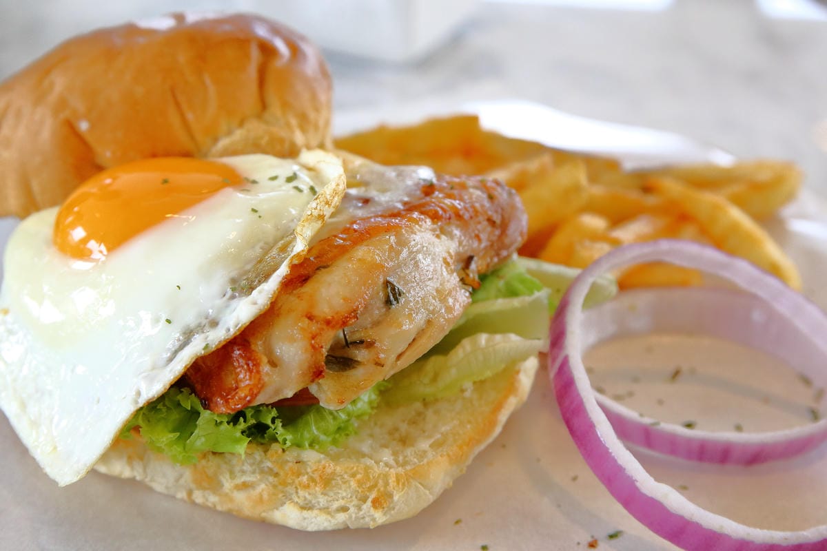 【食。平鎮】HoneyWood Cafe～IG新熱門打卡景點出爐！非拍不可！夢幻玫瑰花牆讓你拍個夠！