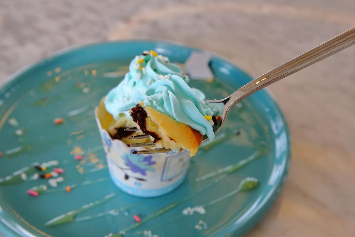 【食。平鎮】HoneyWood Cafe～IG新熱門打卡景點出爐！非拍不可！夢幻玫瑰花牆讓你拍個夠！