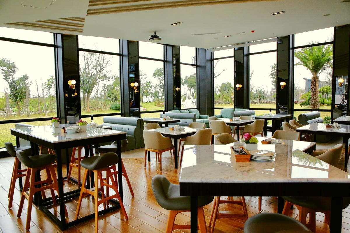 【食。平鎮】HoneyWood Cafe～IG新熱門打卡景點出爐！非拍不可！夢幻玫瑰花牆讓你拍個夠！