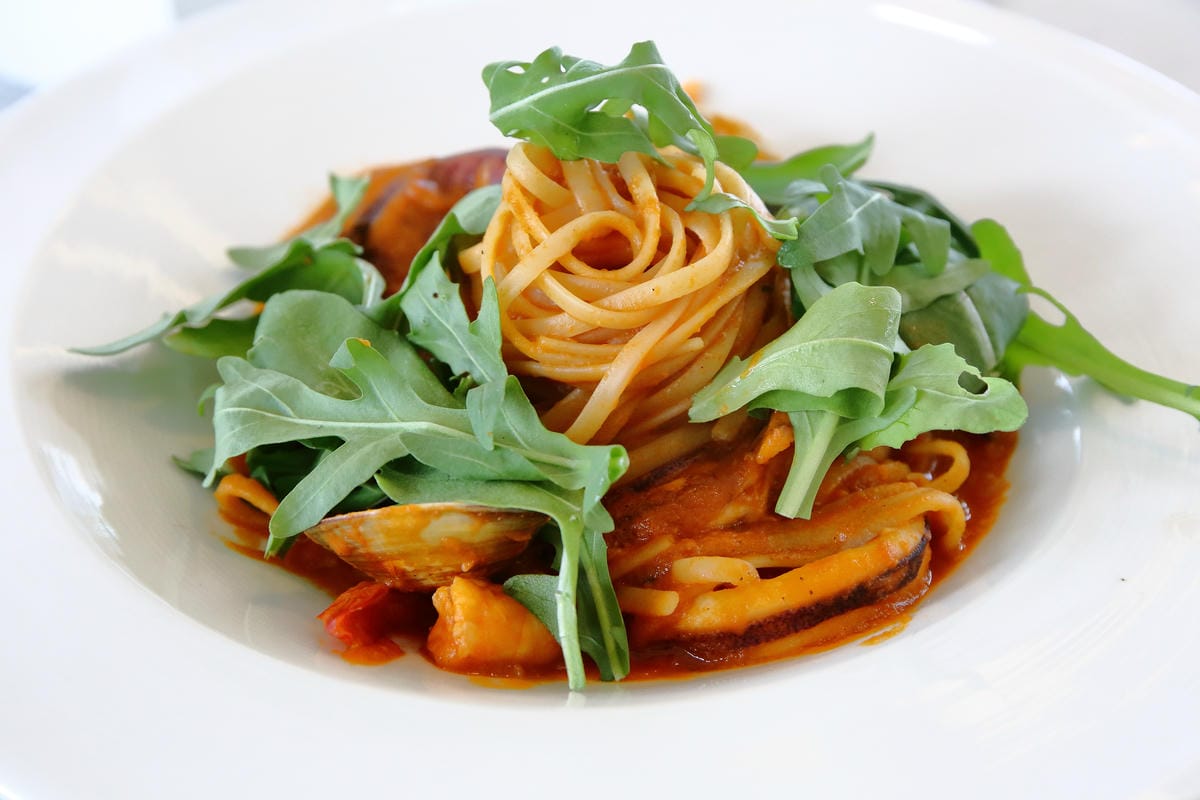 【食。平鎮】HoneyWood Cafe～IG新熱門打卡景點出爐！非拍不可！夢幻玫瑰花牆讓你拍個夠！