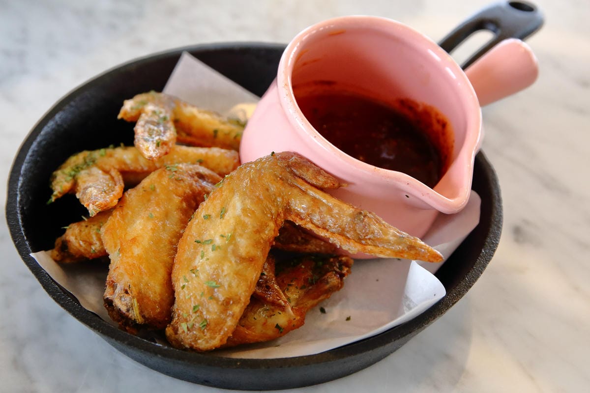 【食。平鎮】HoneyWood Cafe～IG新熱門打卡景點出爐！非拍不可！夢幻玫瑰花牆讓你拍個夠！